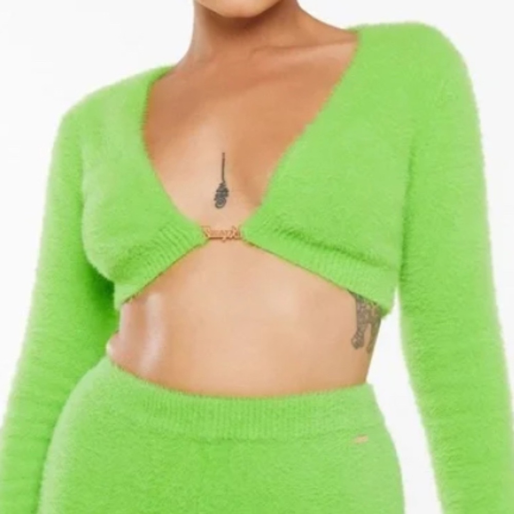NWT Savage By FENTY FLUFF IT UP Vibrant Green Women's Sweater